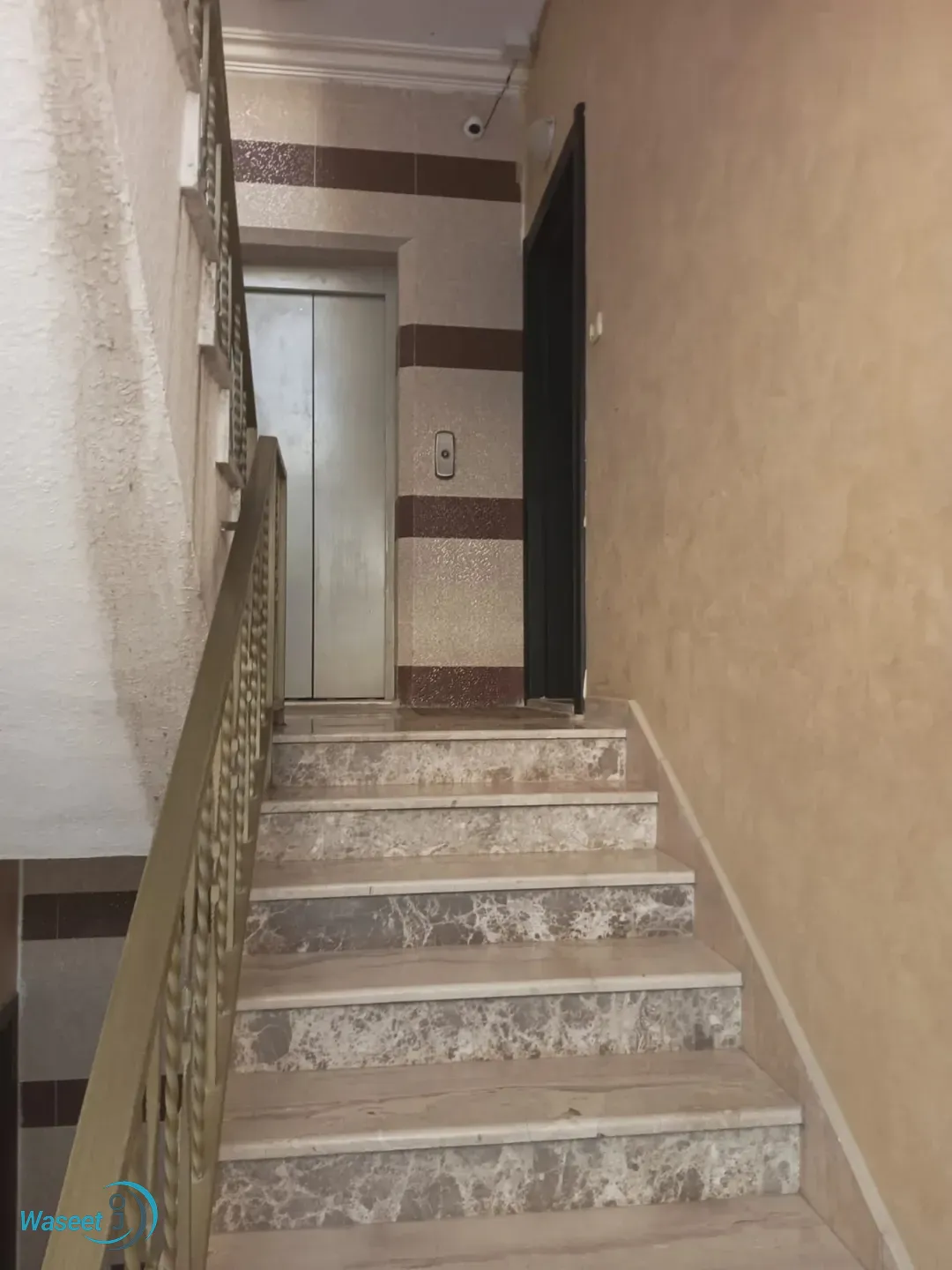 شقة للبيع 185 متر مربع – الجبيهة – شارع الأردن – حي الجامعة – دوار إقرأ