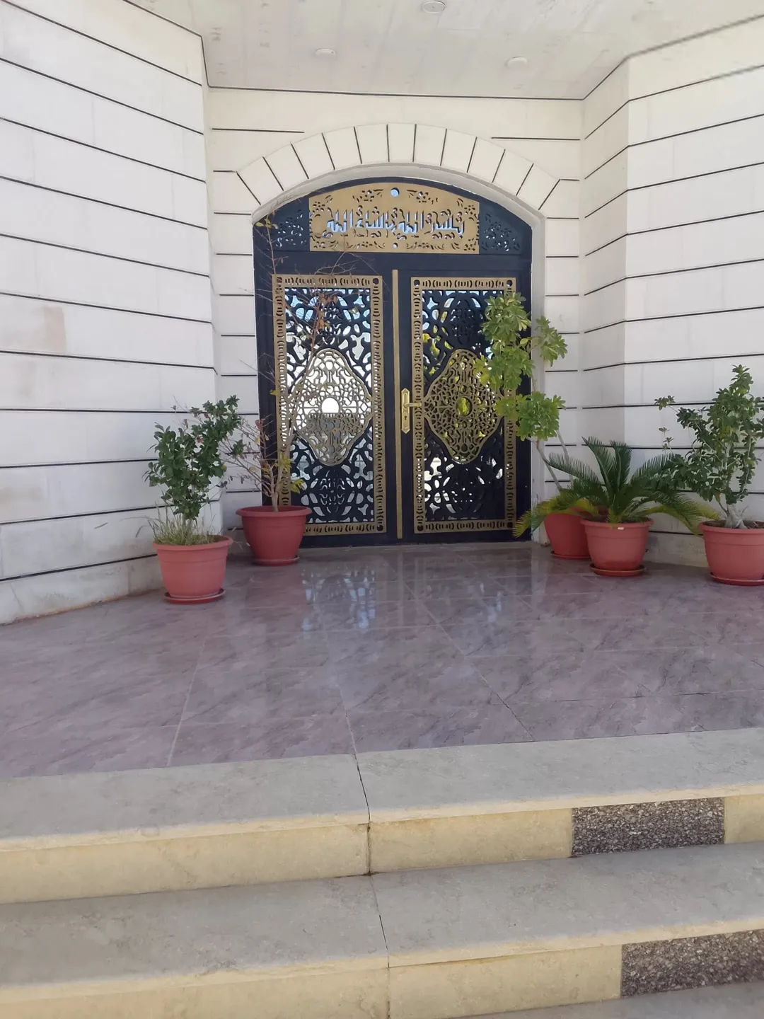 بيت مستقل فاخر للبيع في كوشان بالكونات