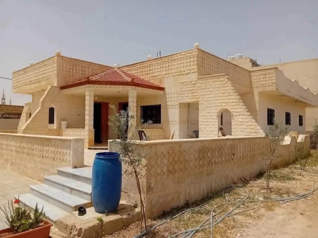 بيت للبيع في المفرق الباديه الشماليه الشرقيه الزعتري الحي الغربي بأسعار مناسبه
