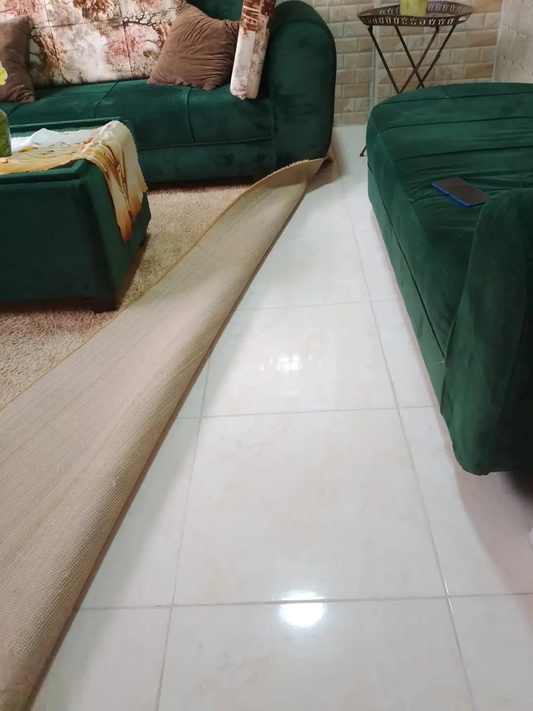 شقة سيراميك مميزة للبيع بسعر ممتاز ومناسب للتواصل قابل للتفاوض عند المعاينة