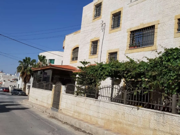 شقة فاخرة مفروشة للإيجار – عمان الاردن