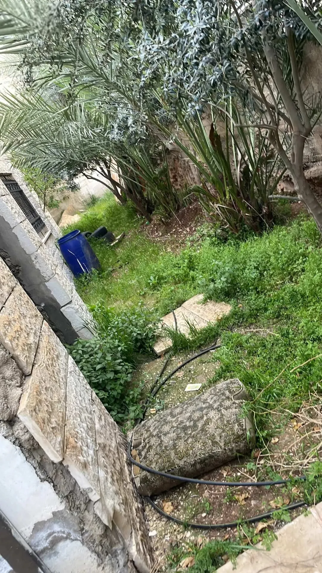فيلا فاخرة للبيع في ضاحية الأمير حسن مباشرةً