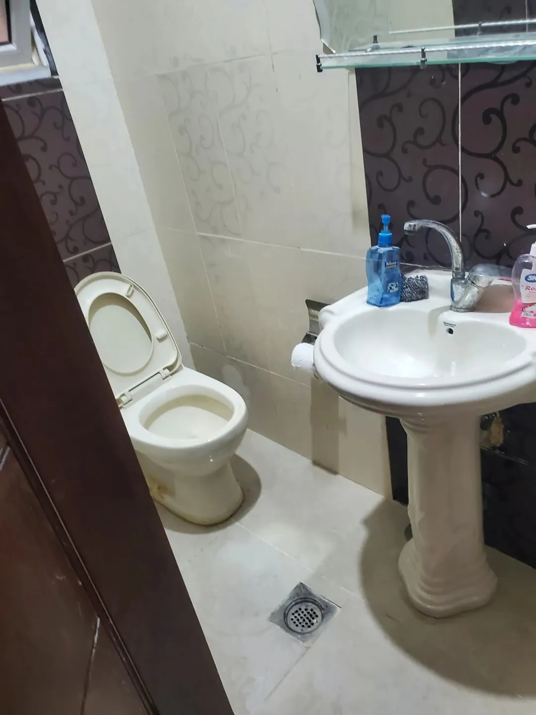 شقه للبيع في الزرقاء الجديده