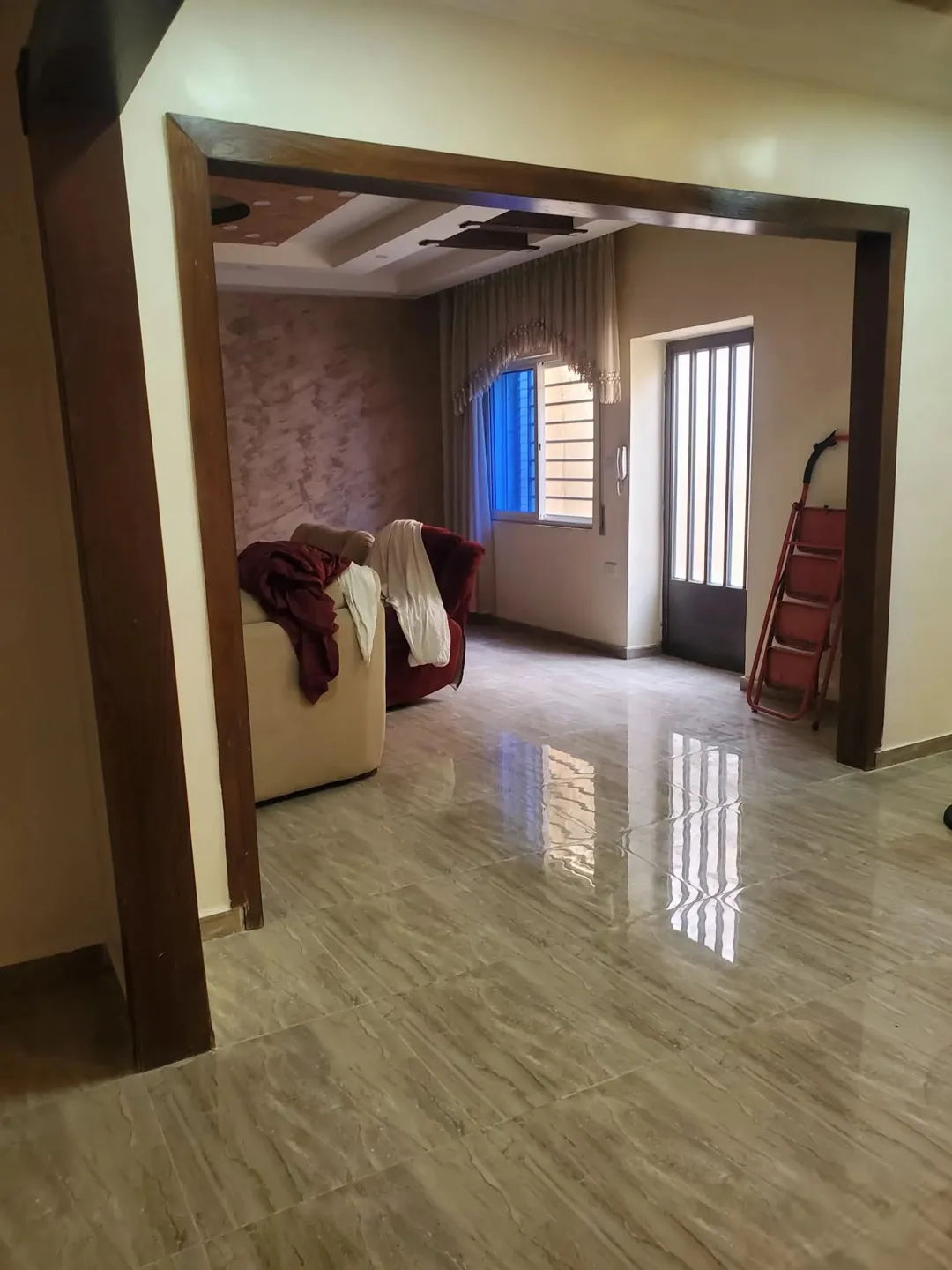 شقه للبيع في الزرقاء الجديده
