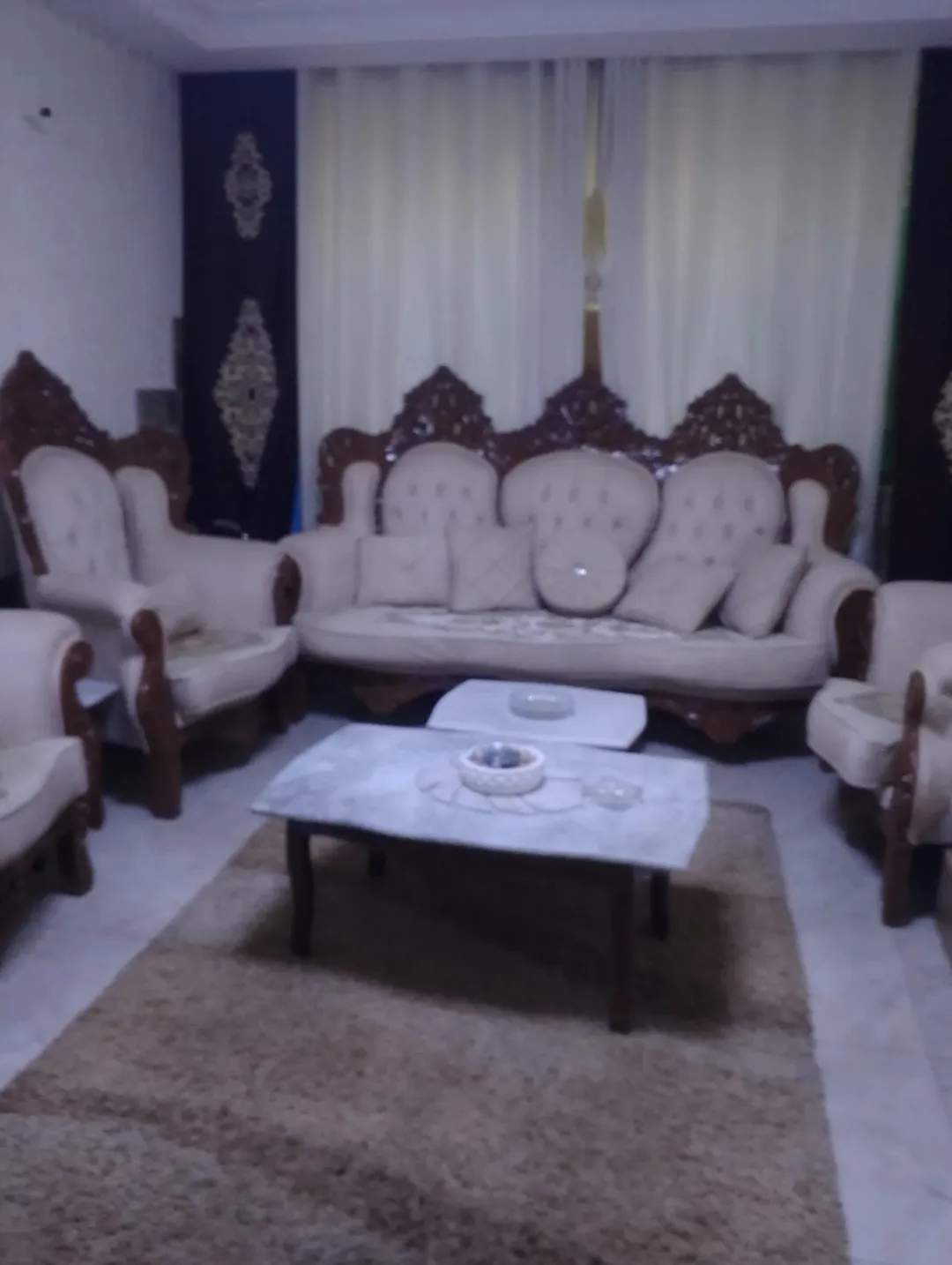 شقة فاخرة ومفروشة للبيع في المدينة الرياضية