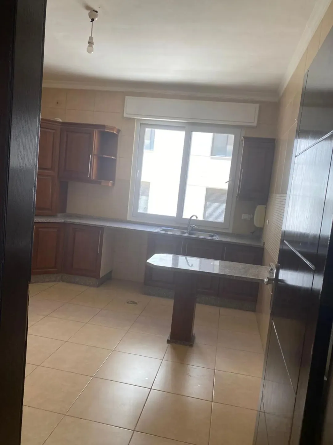 شقة ط2 خلدا 156 م قرب أسواق الرزق ومدارس ساندس