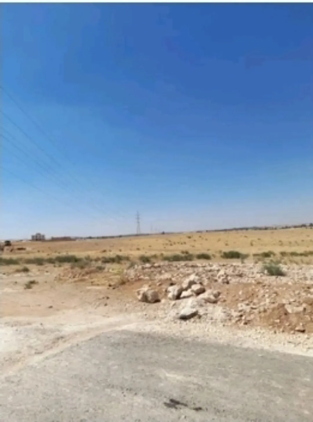 دونم في القسطل حوض 7 الموارس على شارعين