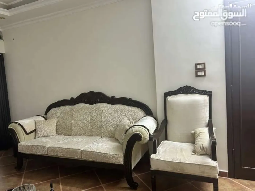 شقة فاخرة للبيع بسعر مميز مساحة 223 متر مربع