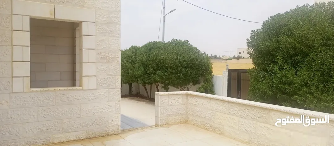 بيت للبيع في موقع متميز على طريق المطار الجيزة