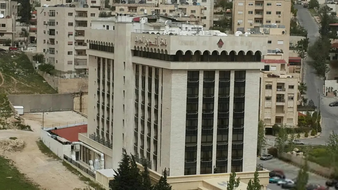 شقة مطلة باطلالة خلابة على فندق القدس وشارع الملكة رانيا