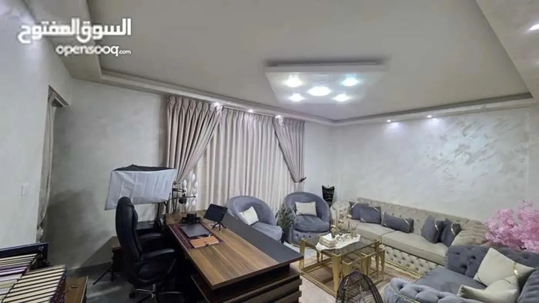 Apartment in Jabal Tareq for sale