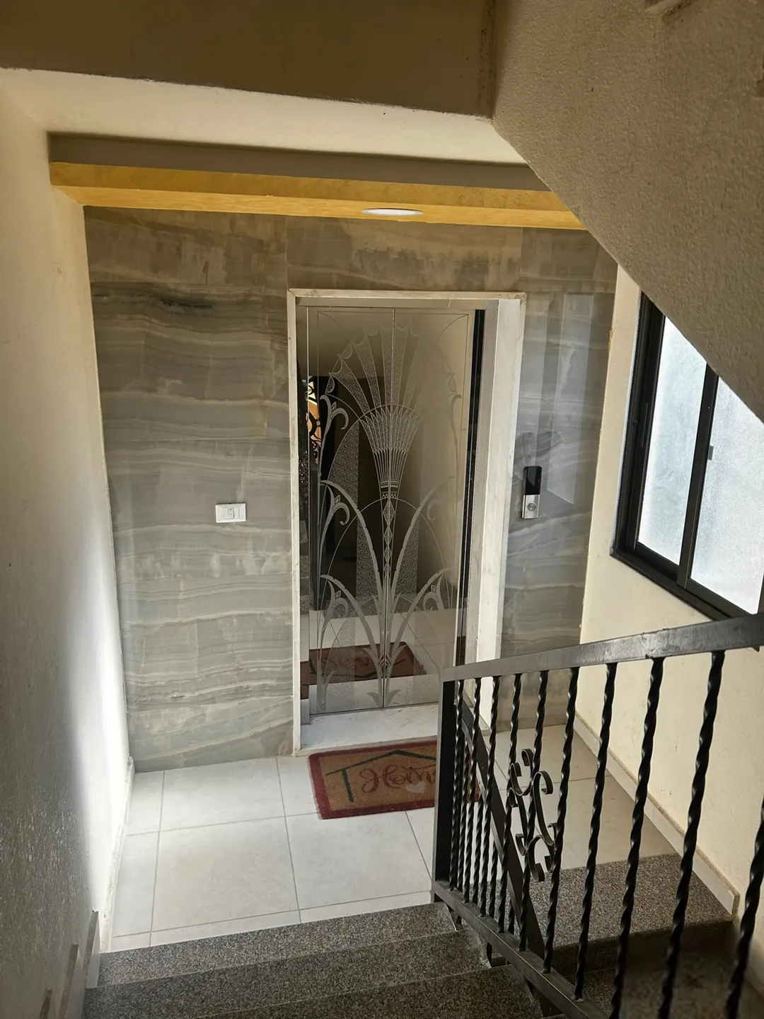 Apartment in Jabal Tareq for sale