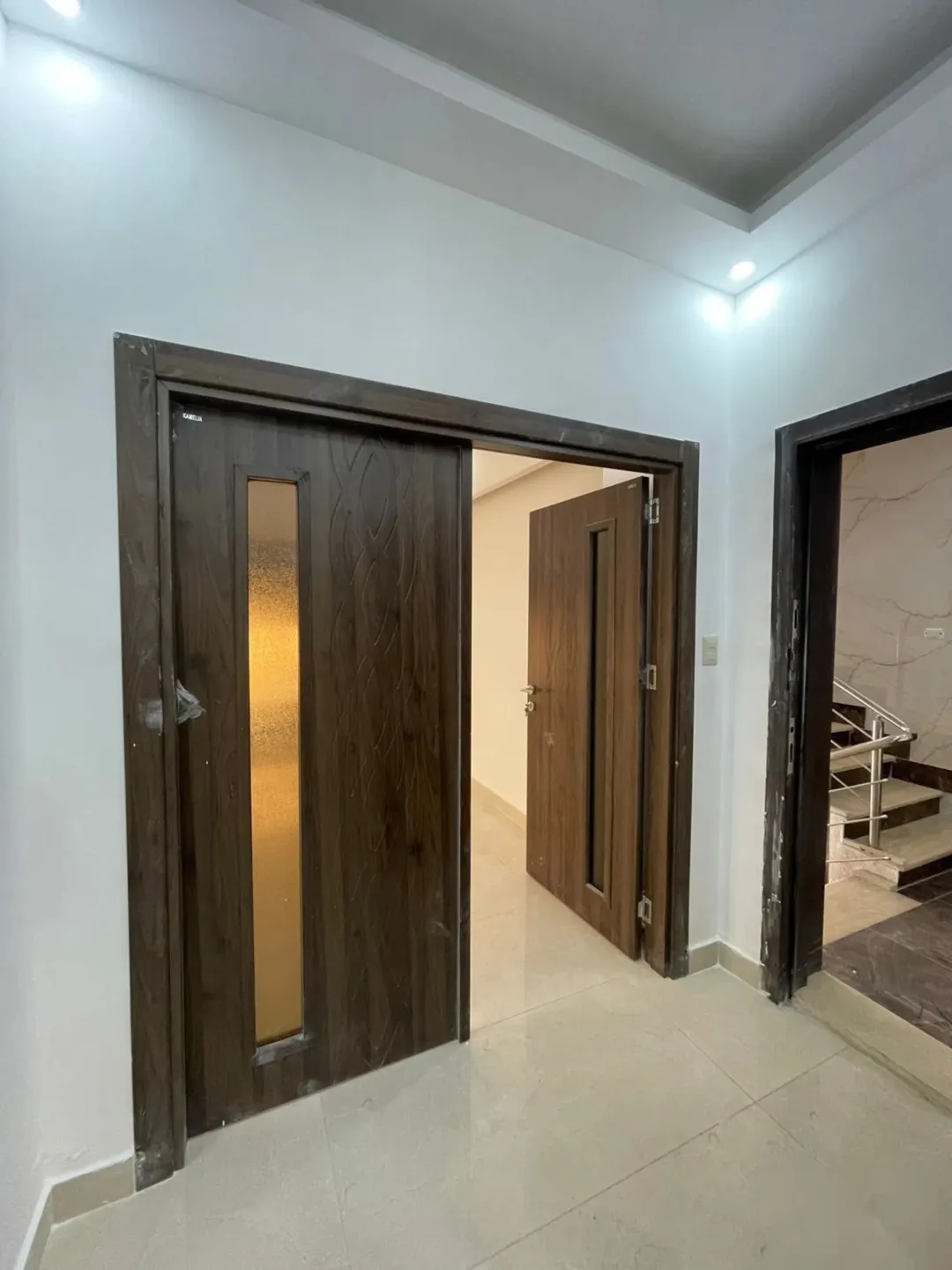 شقق بمساحة واسعه 200++