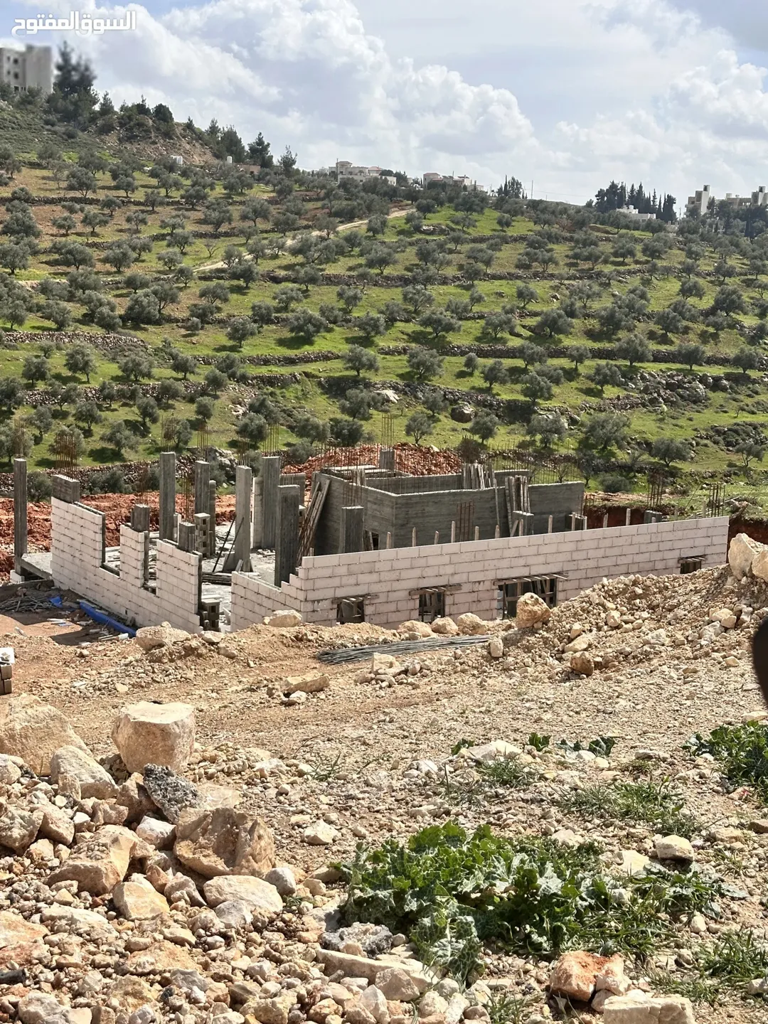 ارض مميزة في غرب عمان مرج الحمام المشبك 685 مترًا مربعًا