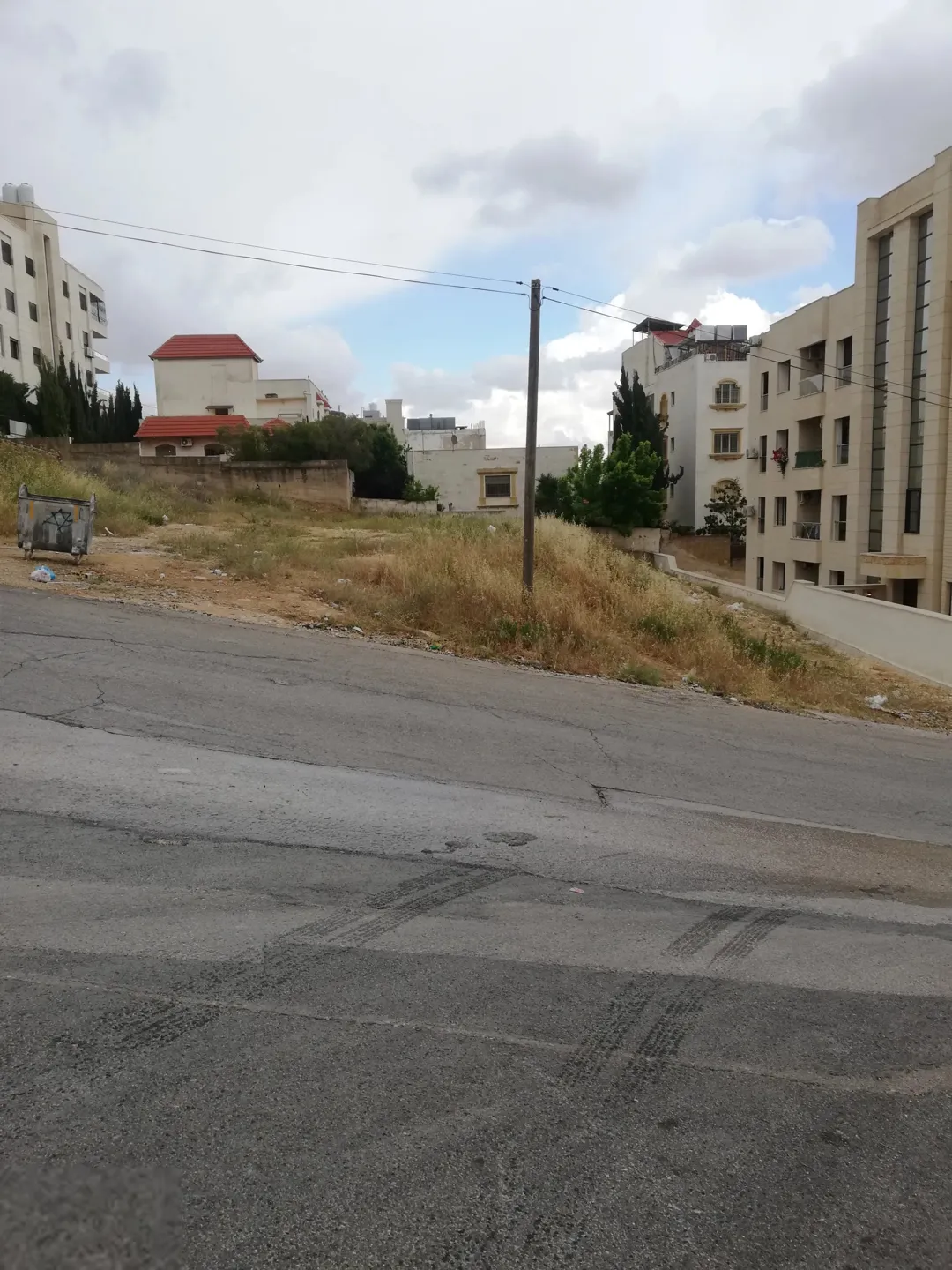 أرض سكنية مميزة للبيع في حي اللفتاوية – طريق المطار