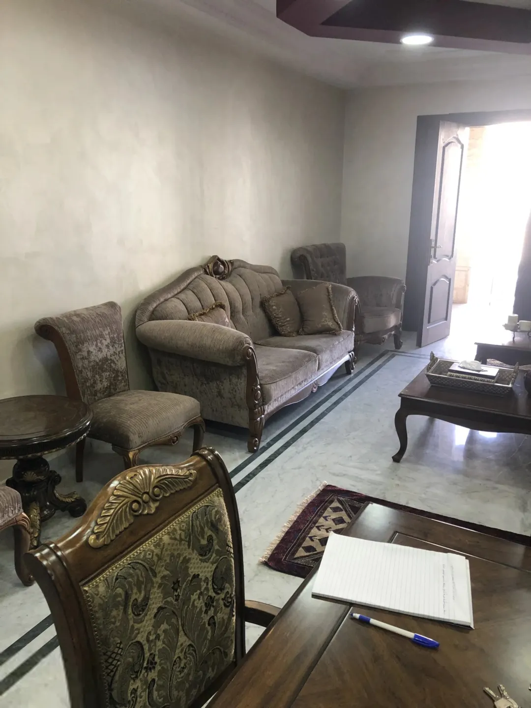 شقة فخمة ومفروشة بالكامل للإيجار