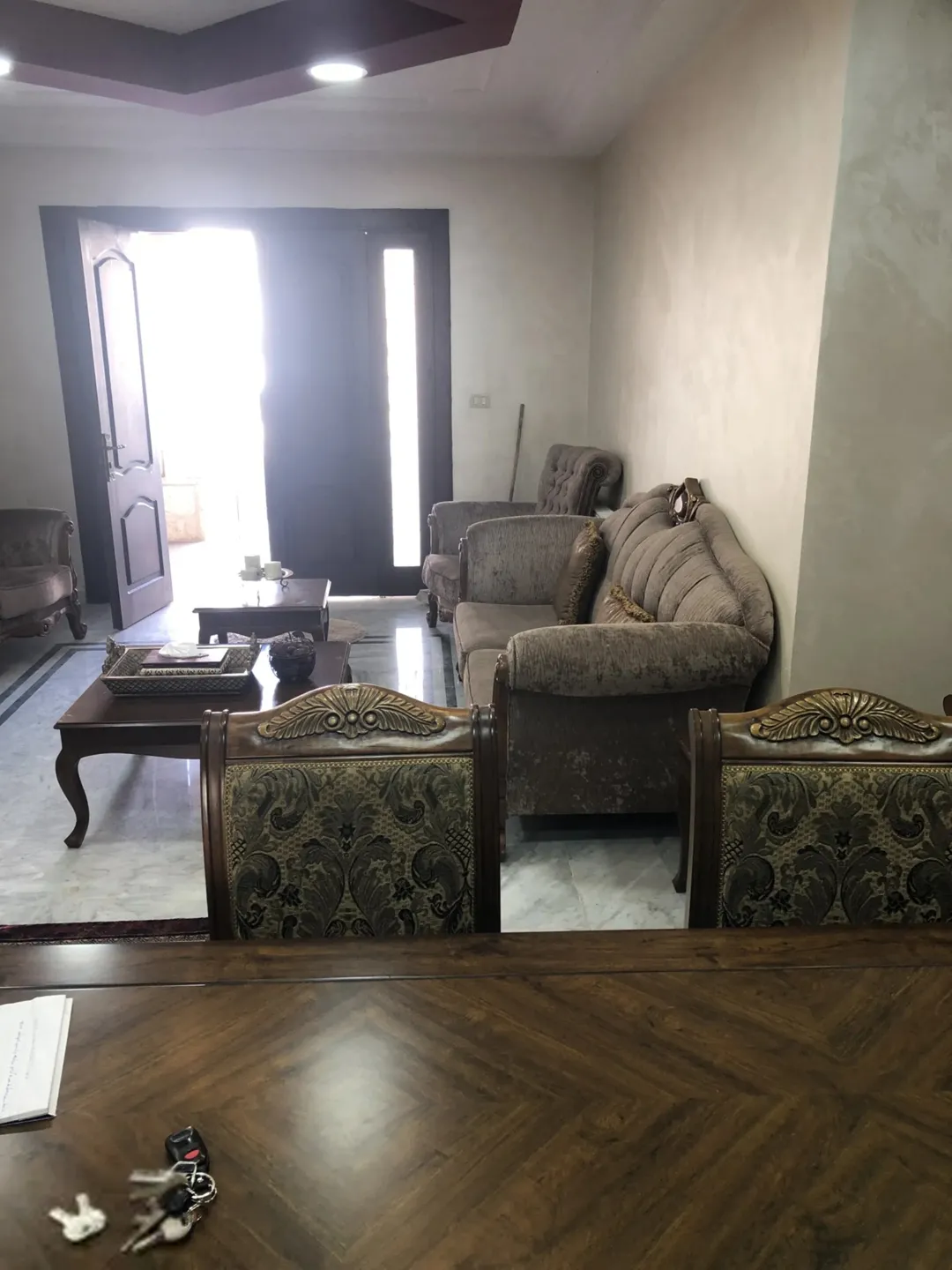شقة فخمة ومفروشة بالكامل للإيجار