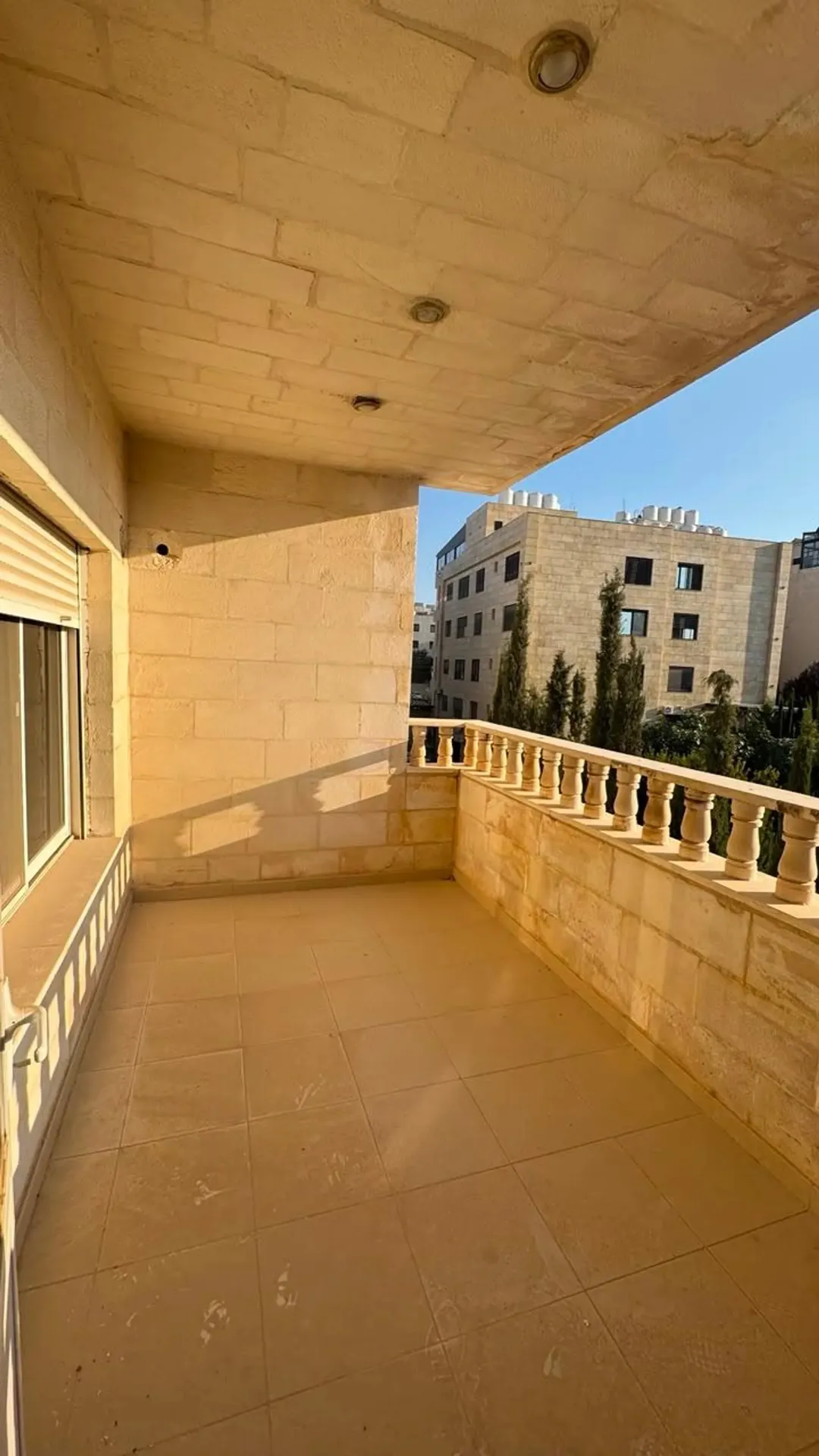 شقة للبيع في ضاحية النخيل بمساحة 165 متر طابق ثاني مع مصعد – موقع مميز جدا و حيوي — صورة 2