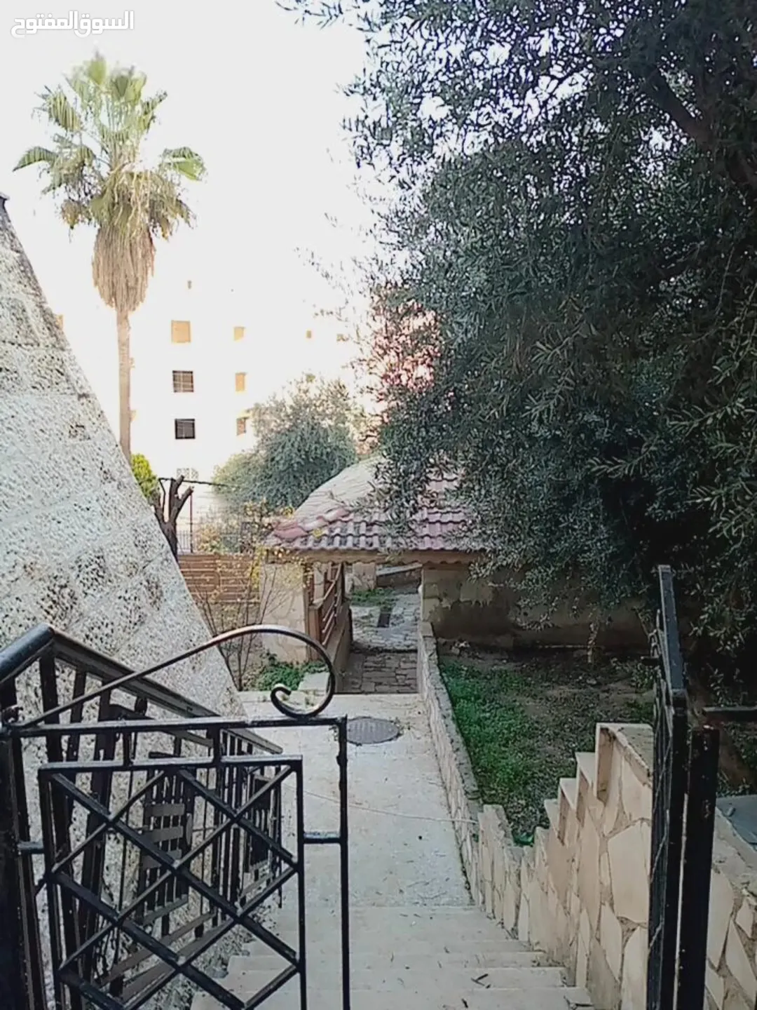 مباشره فيلا ومبنى للبيع تلاع العلي خلف مطعم ورد وعمان مول