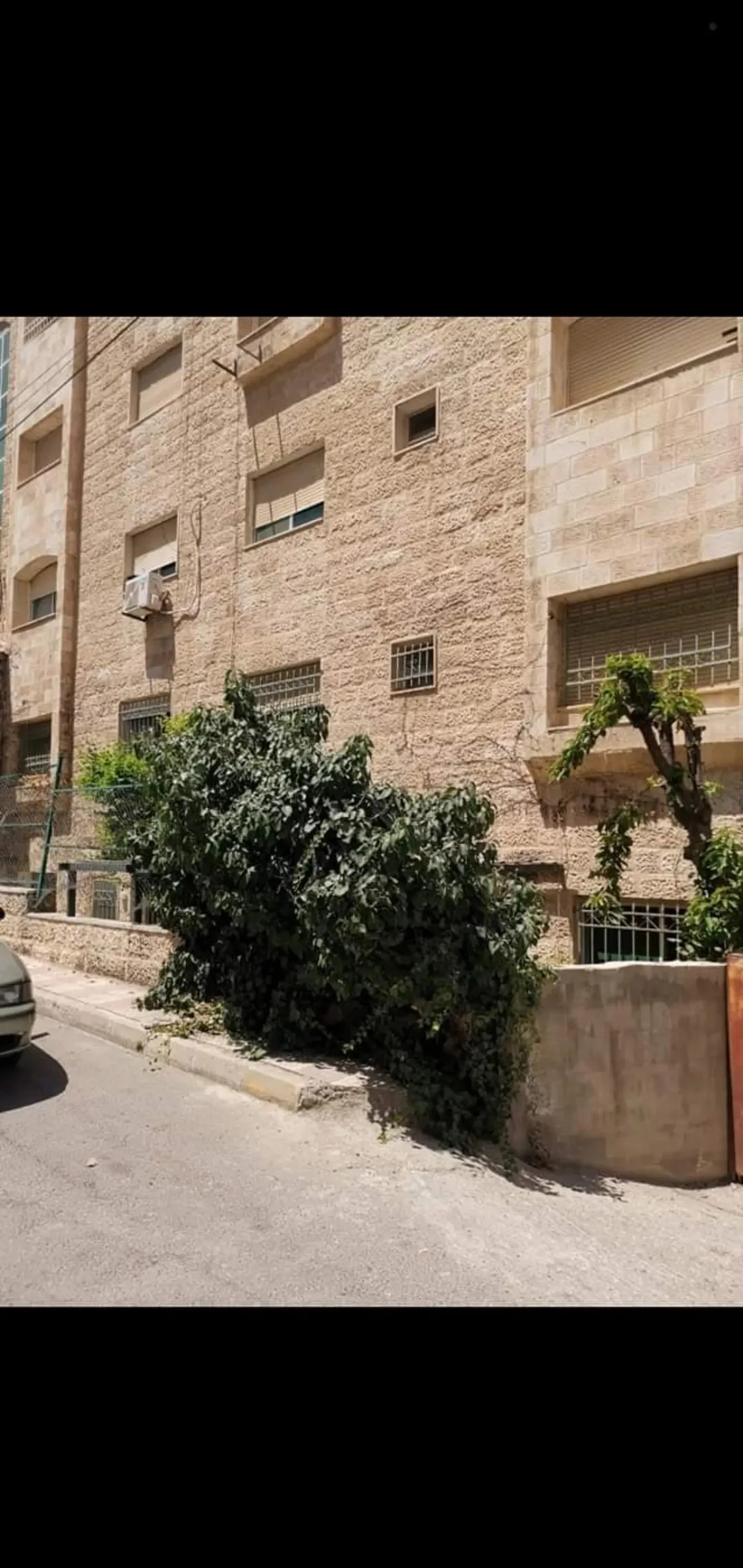 شقة للبيع في الجبيهة – طابق شبه أرضي مع حديقة