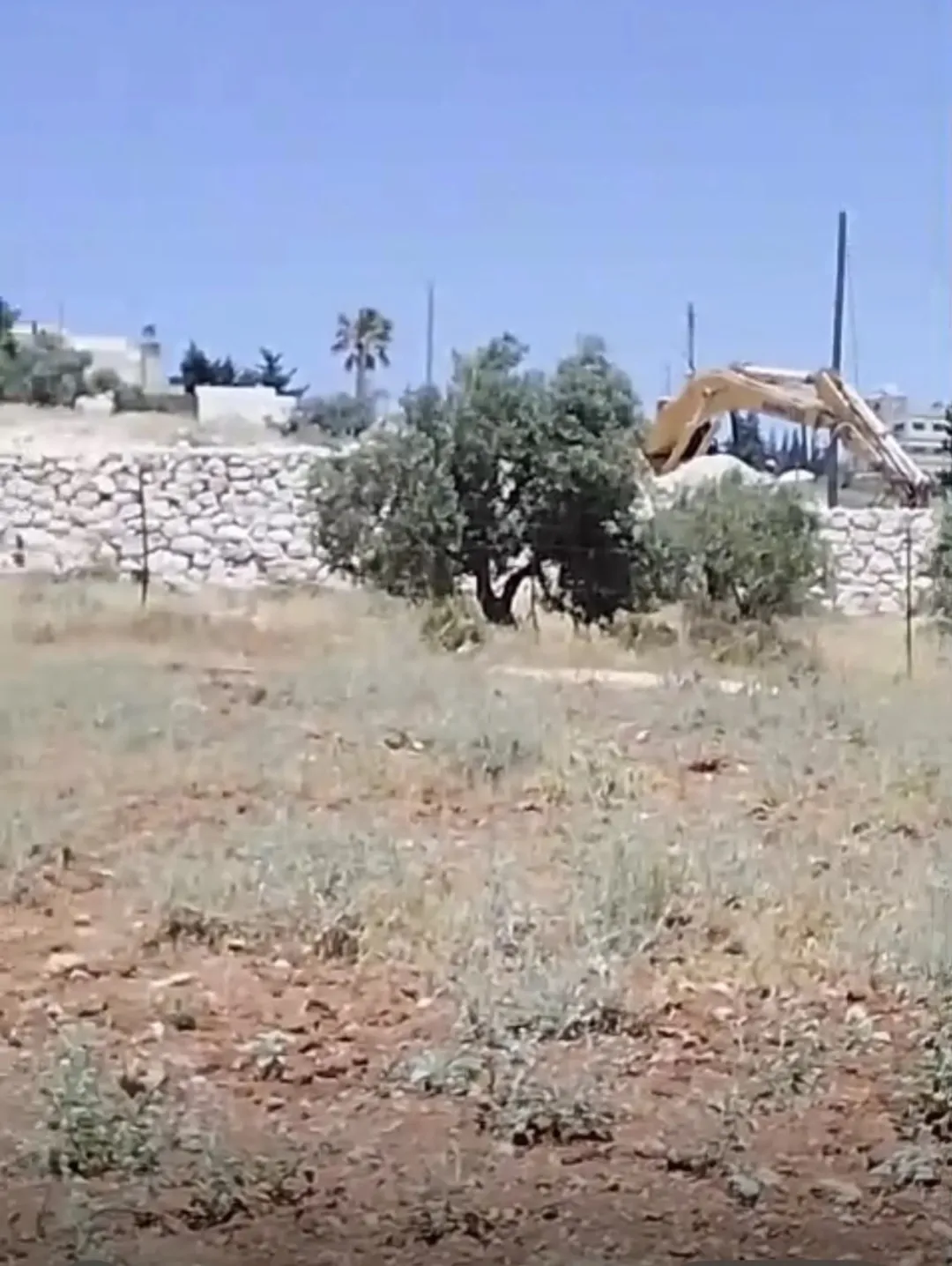 أرض مميزة في إسكان الصيادلة بموقع مرتفع وإطلالة على شارعين