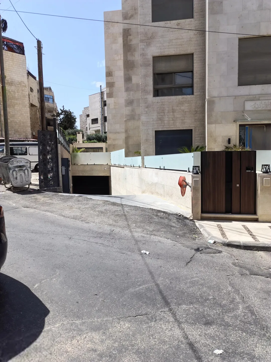 شقة واسعة في أم أذينة – طابق أول