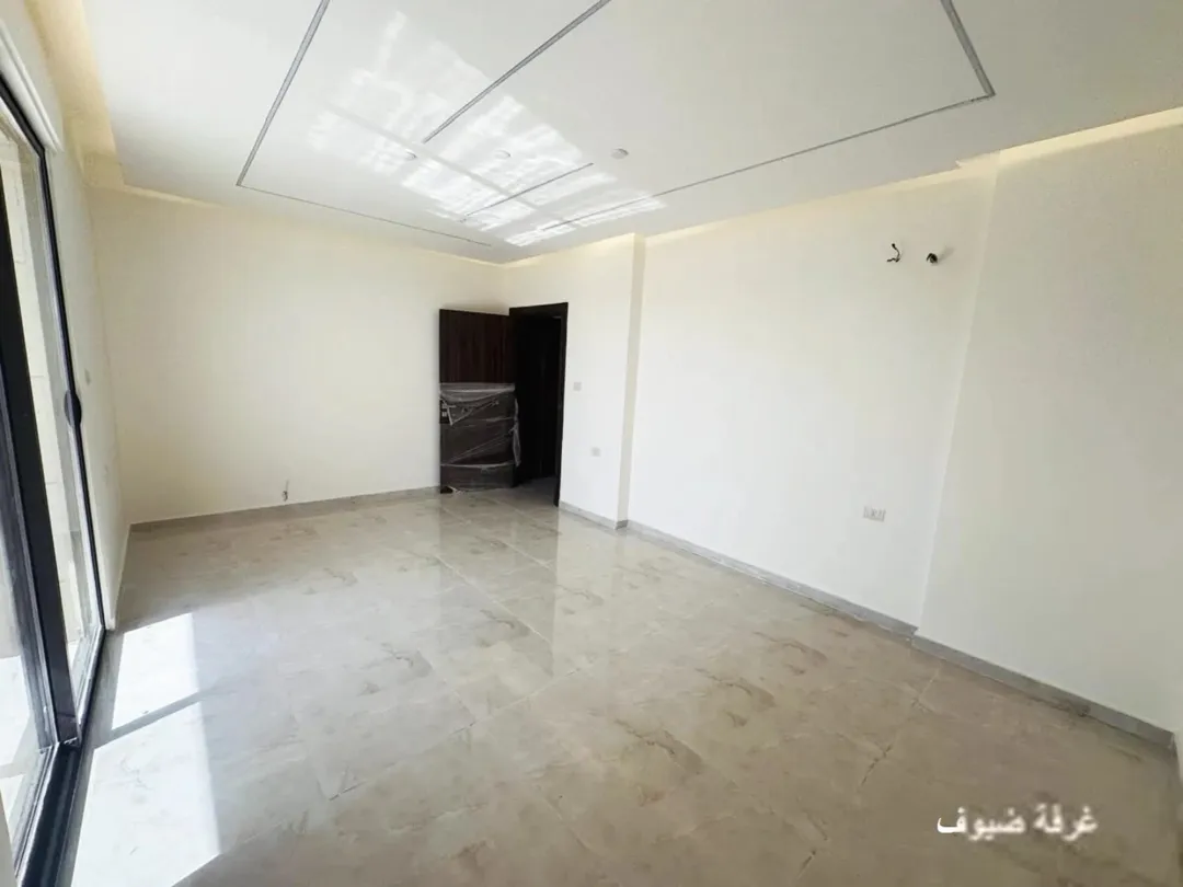 شقة دوبلكس فاخرة جديدة في المدينة الرياضية روف دوبلكس مميز