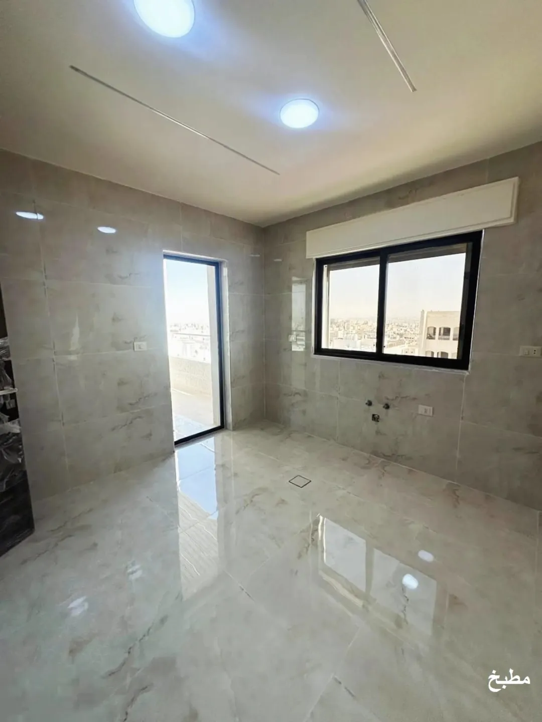 شقة دوبلكس فاخرة جديدة في المدينة الرياضية روف دوبلكس مميز