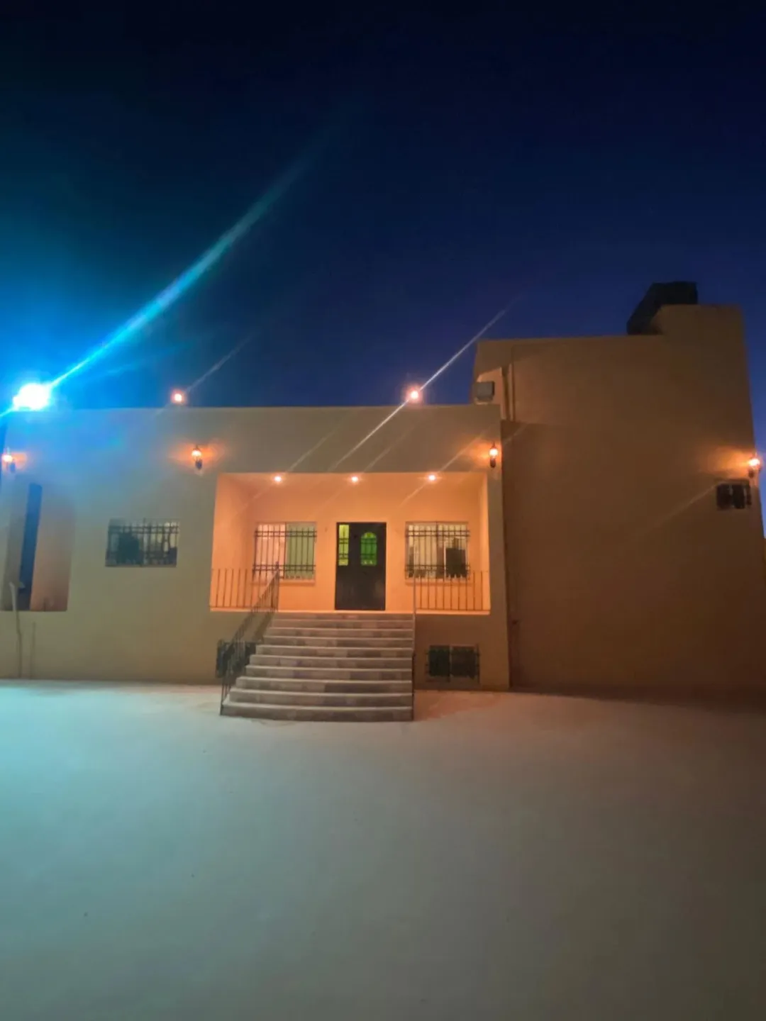 مزارع مميزة للبيع في زويزا – جنوب عمان بالقرب من طريق المطار
