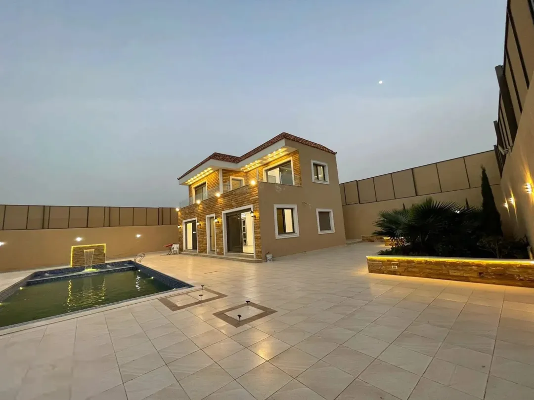 شاليه فاخر للبيع في الأغوار البحر الميت