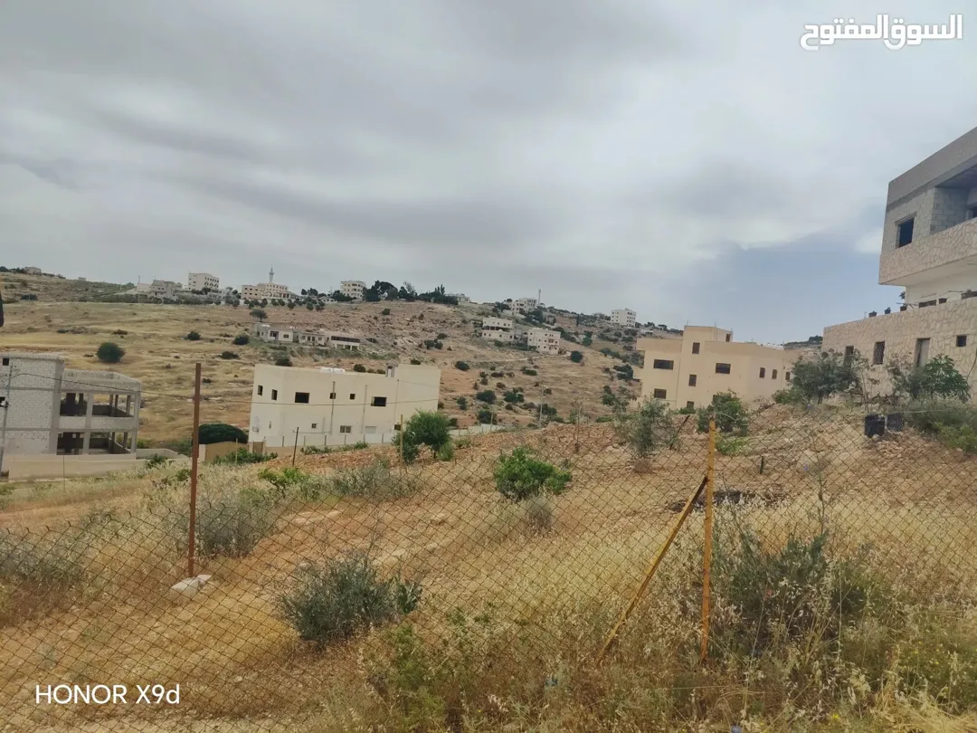 أرض سكنية للبيع في بيرين – منطقة رجم الشوف
