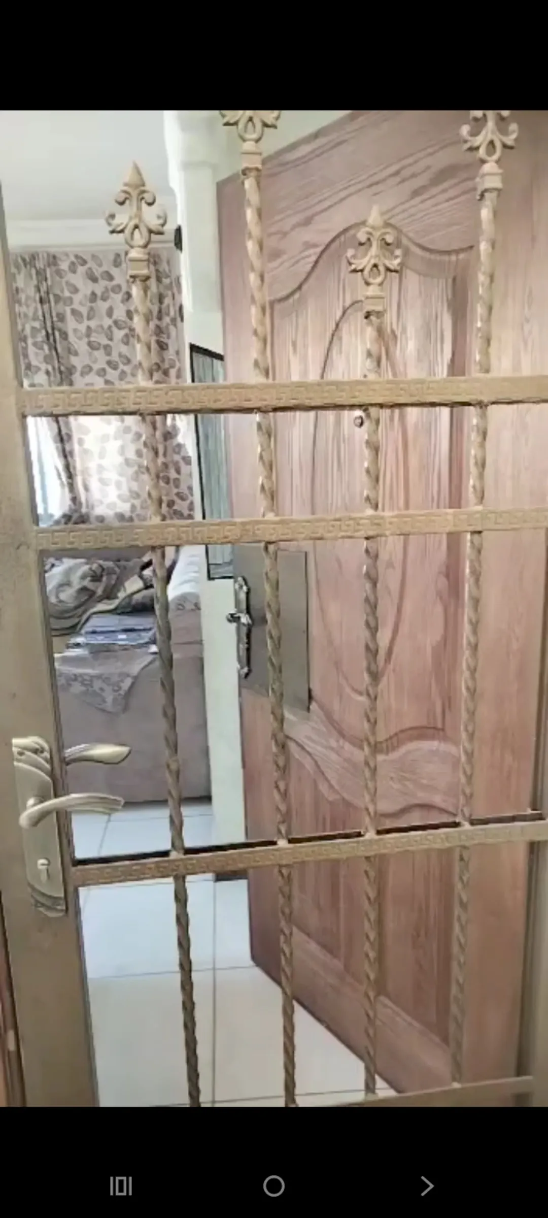 شقة للبيع في المحدود الوسط موقع متميز