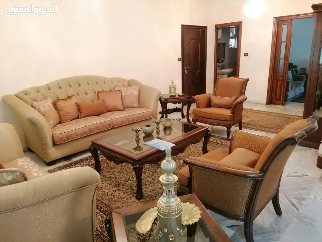 شقة فاخرة مفروشة للإيجار في ضاحية الرشيد | ID 738535