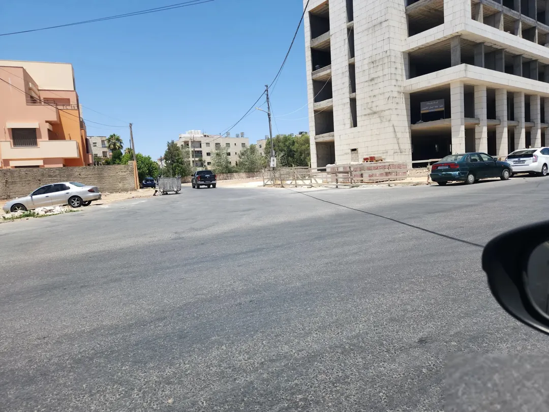 مساحات تجارية مميزة في قلب الرونق