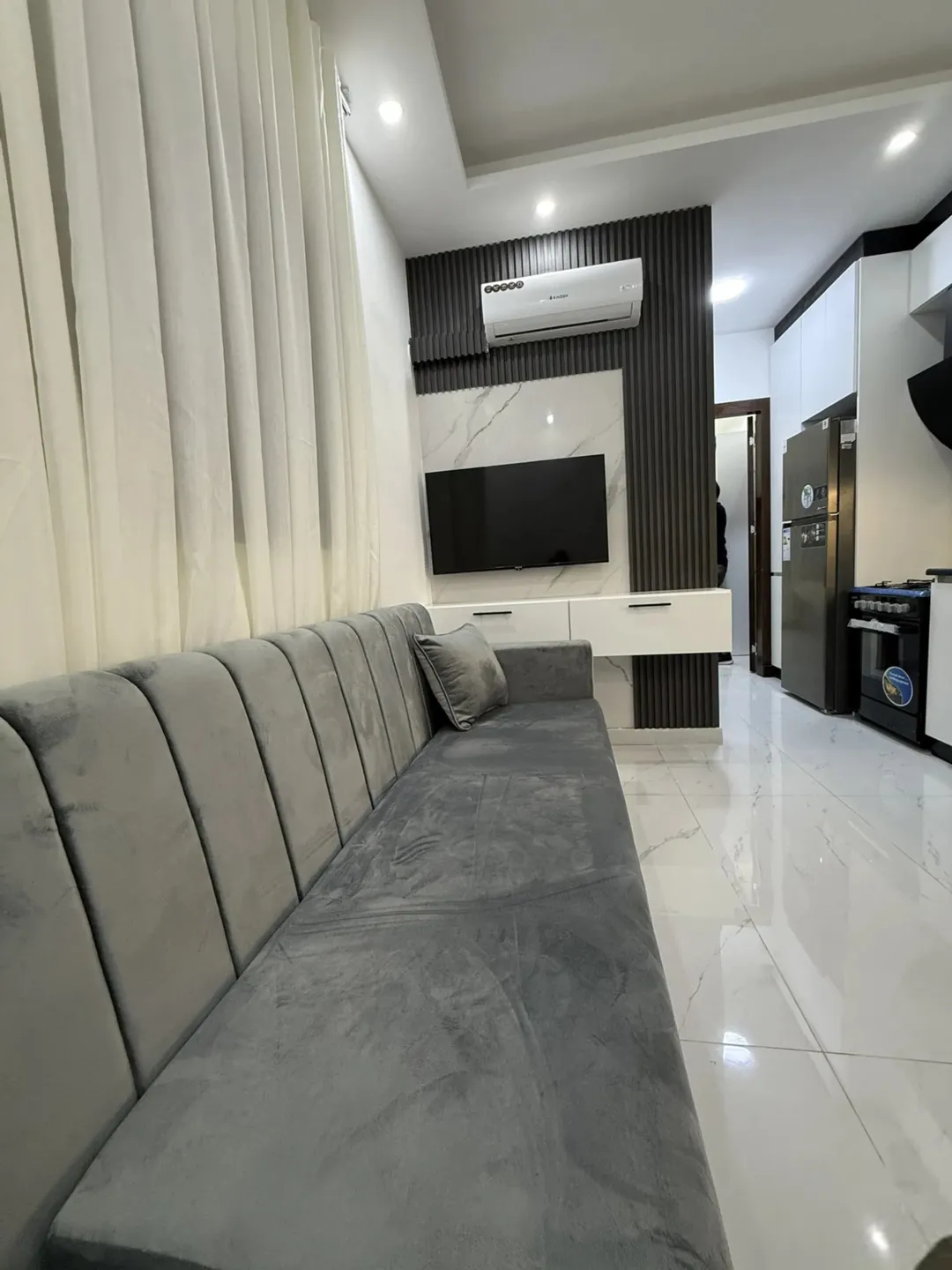 استوديو فاخر مفروش للإيجار قرب الجامعة الأردنية – شارع الجامعة | ID 846805