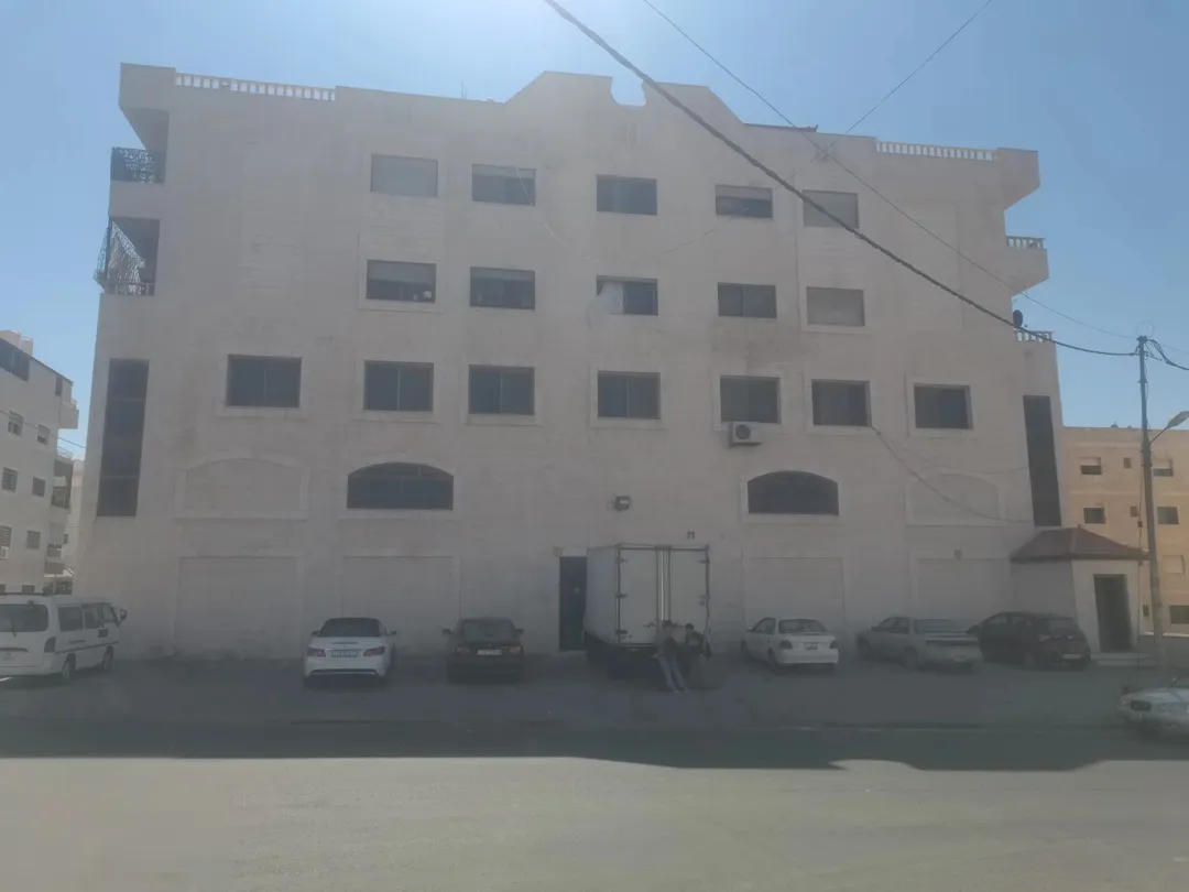 عمارة تجارية استثمارية للبيع في المقابلين – عمان