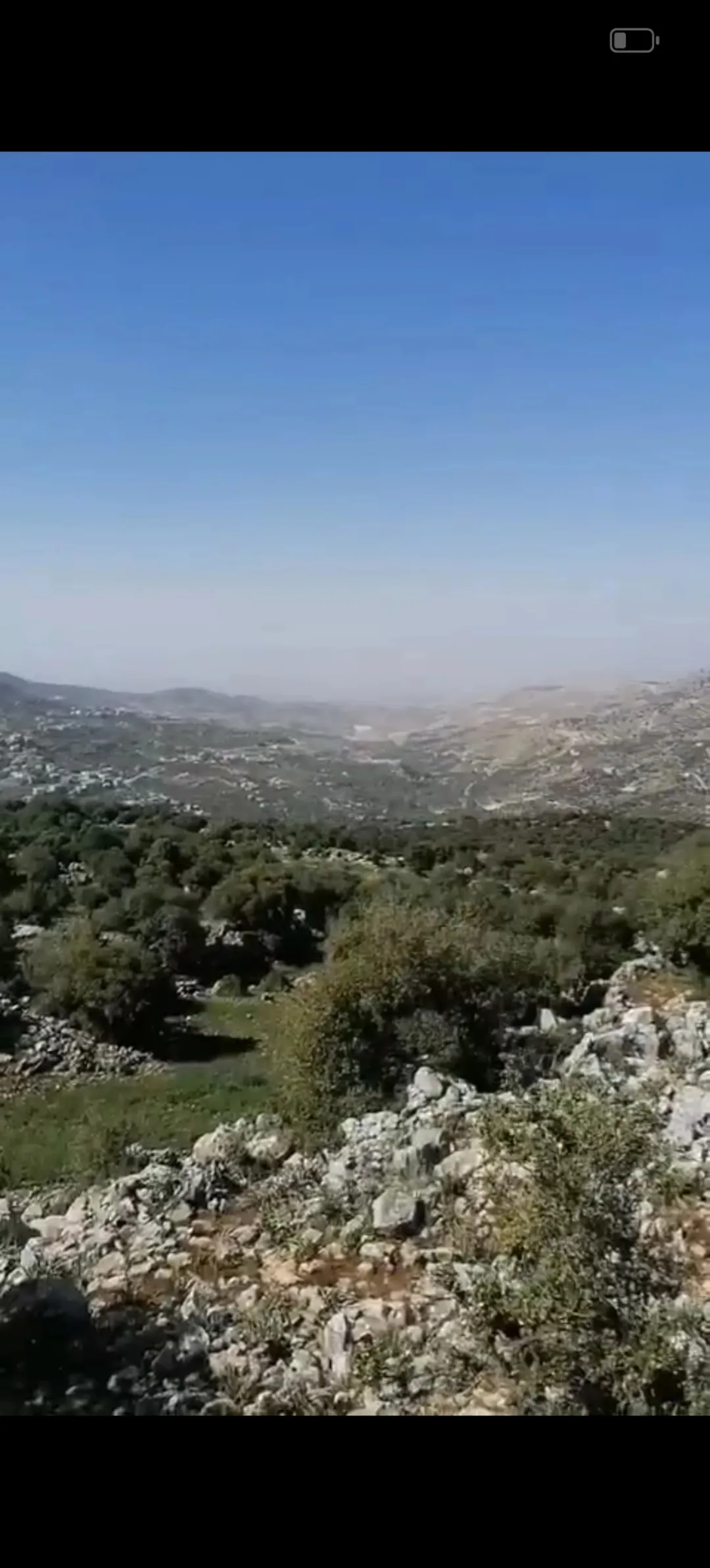 ارض حرجية مشتركة في كفرنجة خلف القلعة