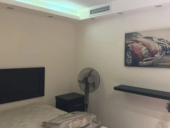 شقة فاخرة مفروشة مع حديقة ومنطقة شواء وكراج خاص
