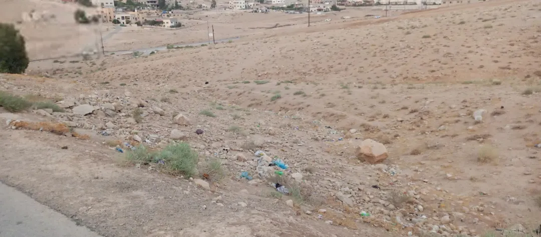 قطعة أرض للبيع في الزرقاء – منطقة الرحيل 711 متر