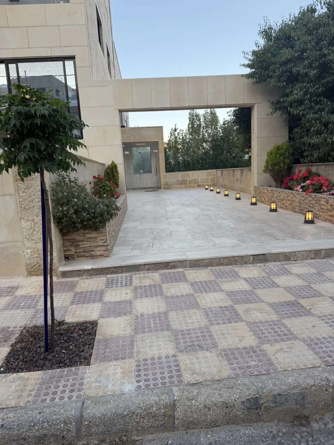 شقة فاخرة للبيع في دابوق – منطقة الرحمانية