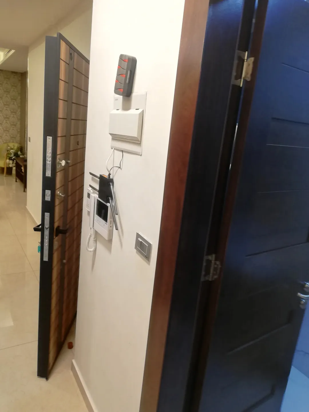 فرصة مميزة للبيع في أرقى مناطق الرابية شقة فاخرة مفروشة بالكامل مع إمكانية التقسيط