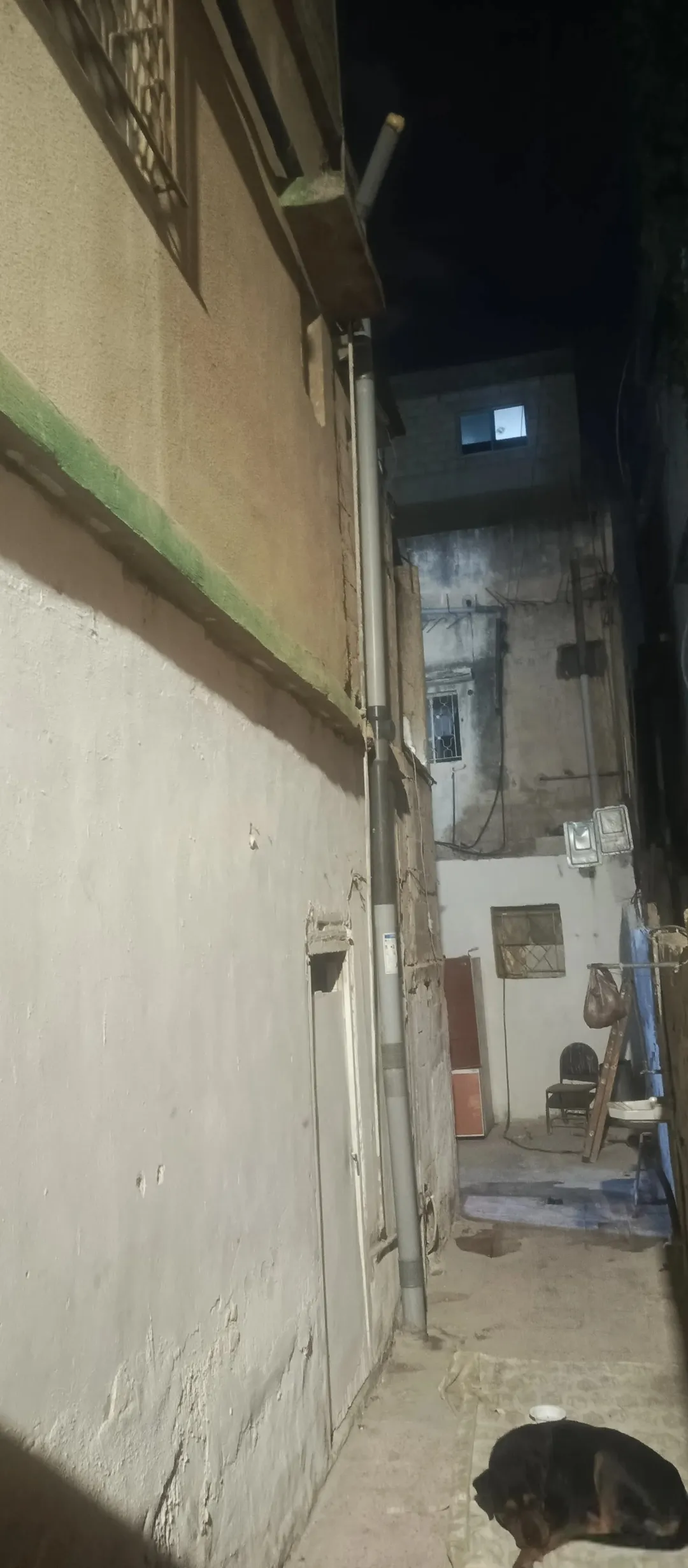 ثلاث شقق مميزة للبيع في جبل الزهور