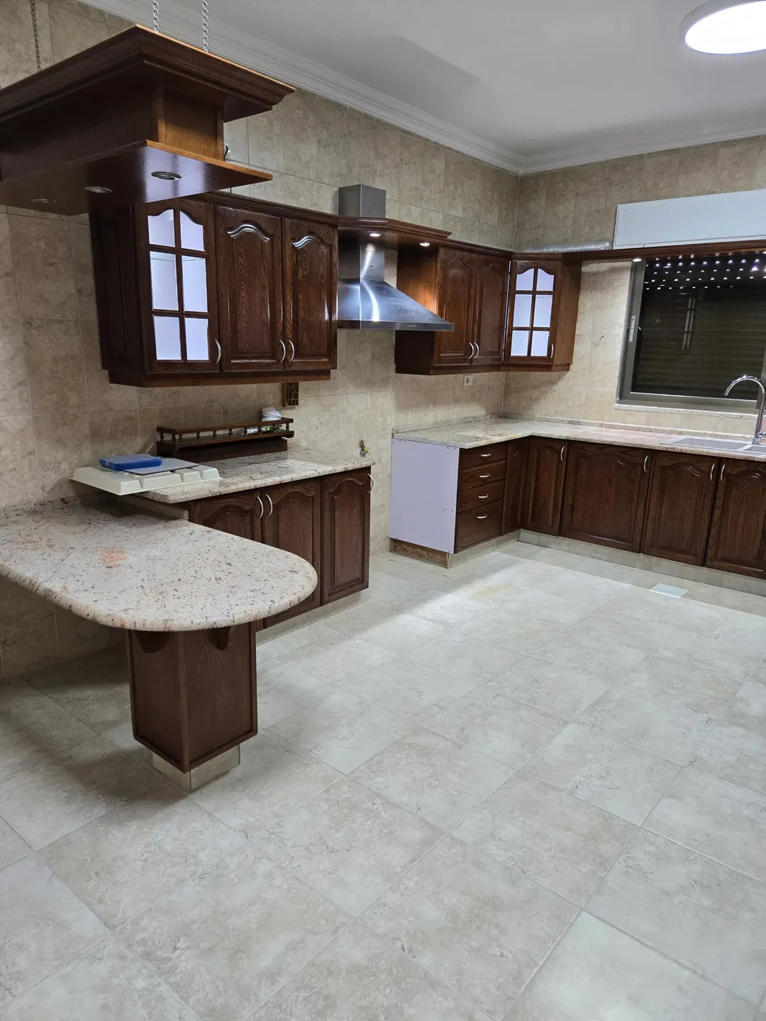 شقه طابقيه 320 متر