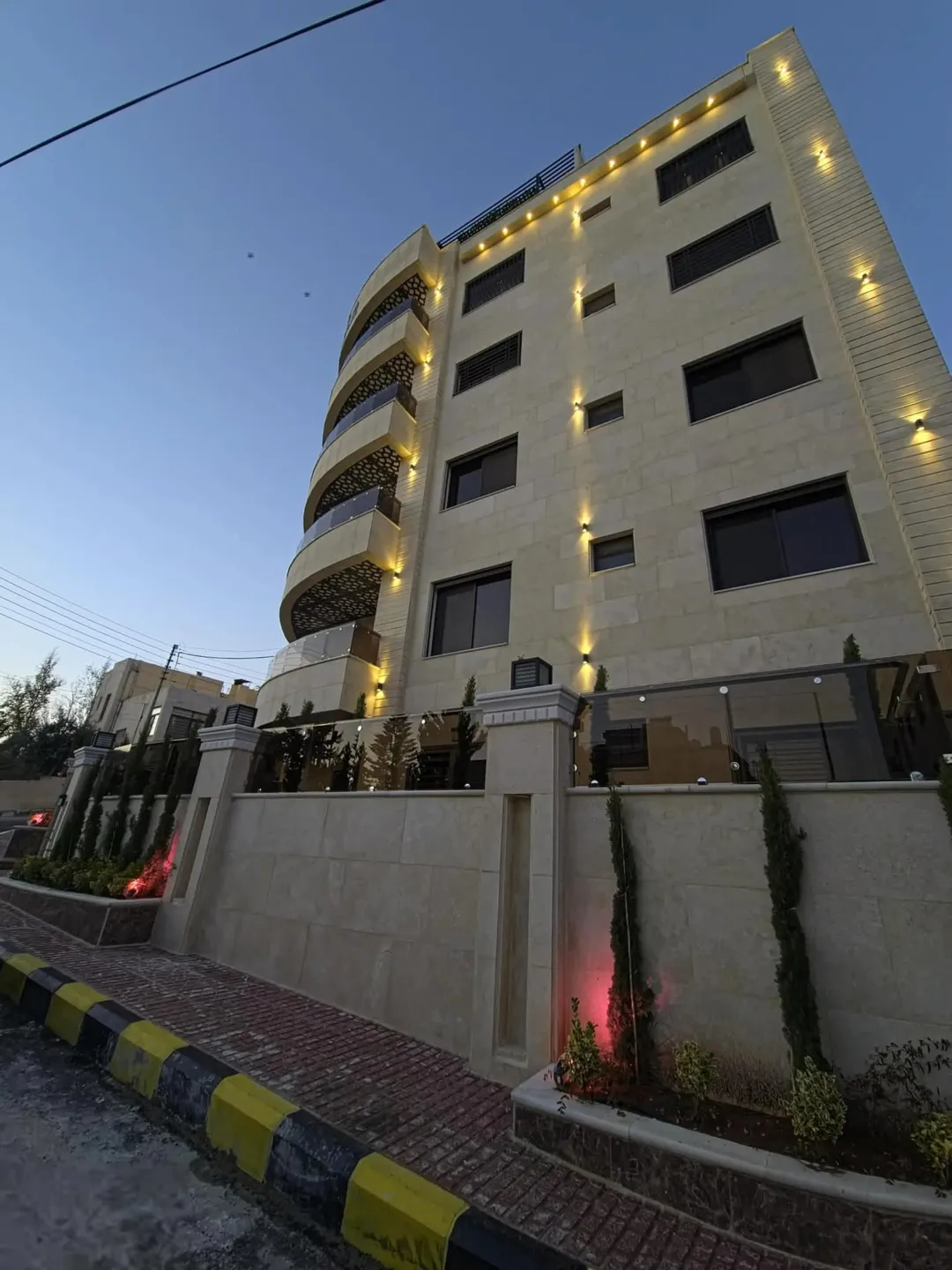 شقق فاخرة للبيع في إسكان علي الحمزة – مرج الحمام