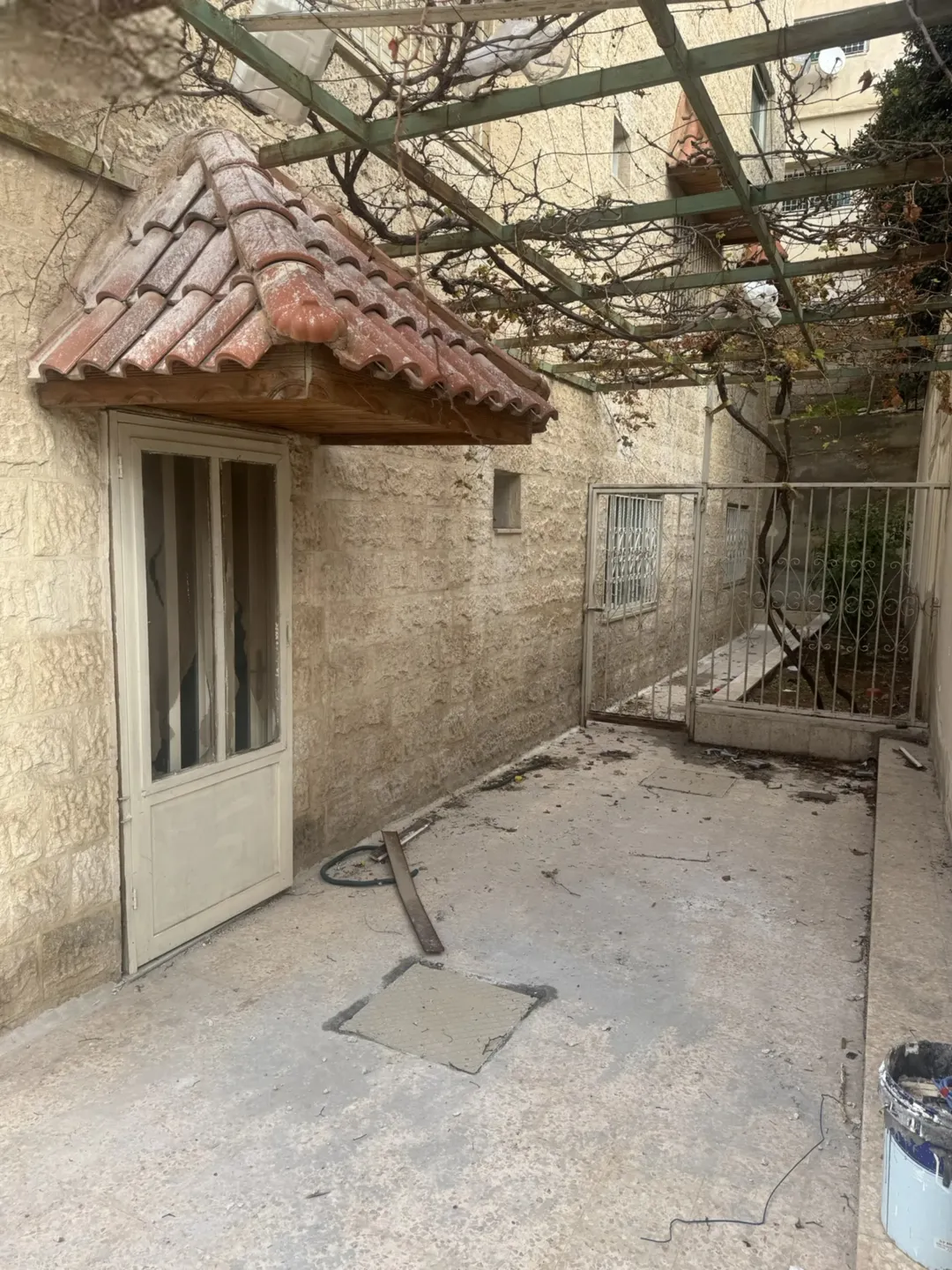 شقة للبيع في الزرقاء الجديدة تصلح سكني/تجاري