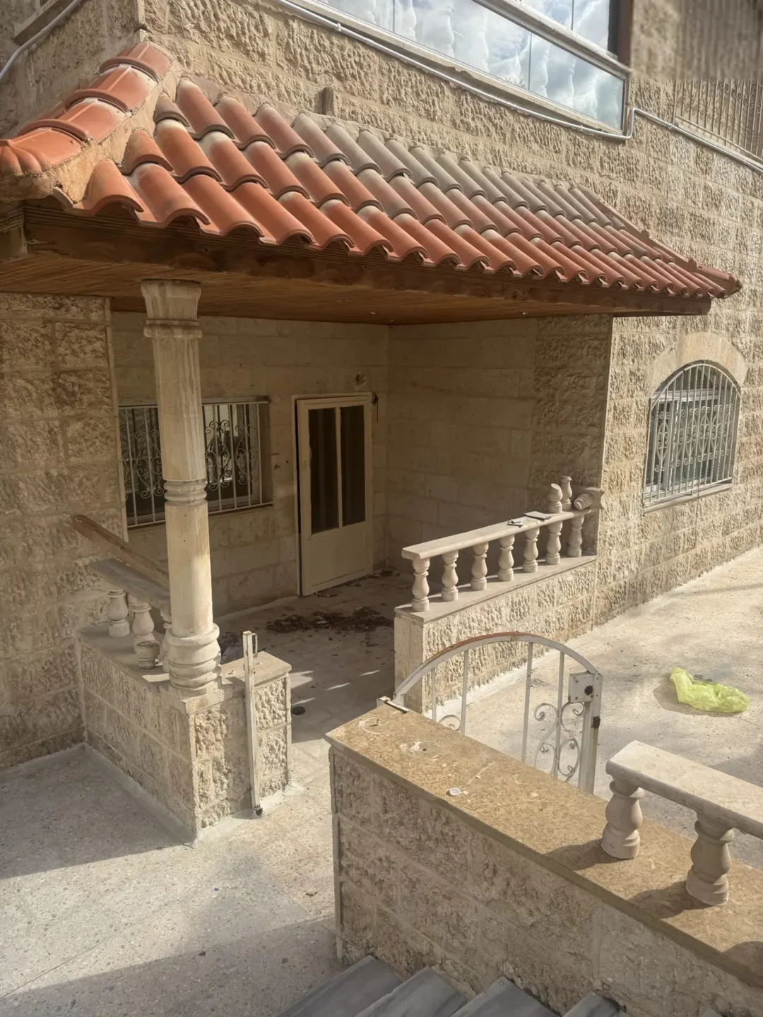 شقة للبيع في الزرقاء الجديدة تصلح سكني/تجاري