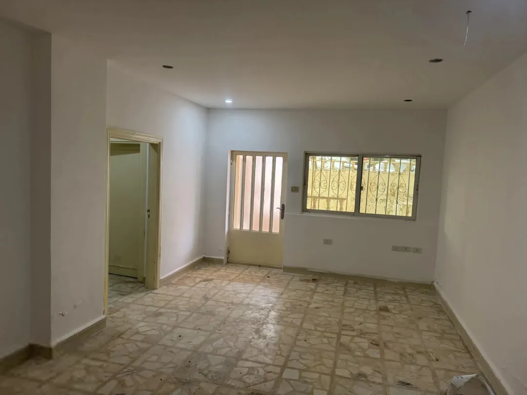 شقة للبيع في الزرقاء الجديدة تصلح سكني/تجاري