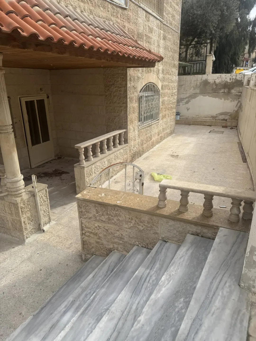 شقة للبيع في الزرقاء الجديدة تصلح سكني/تجاري