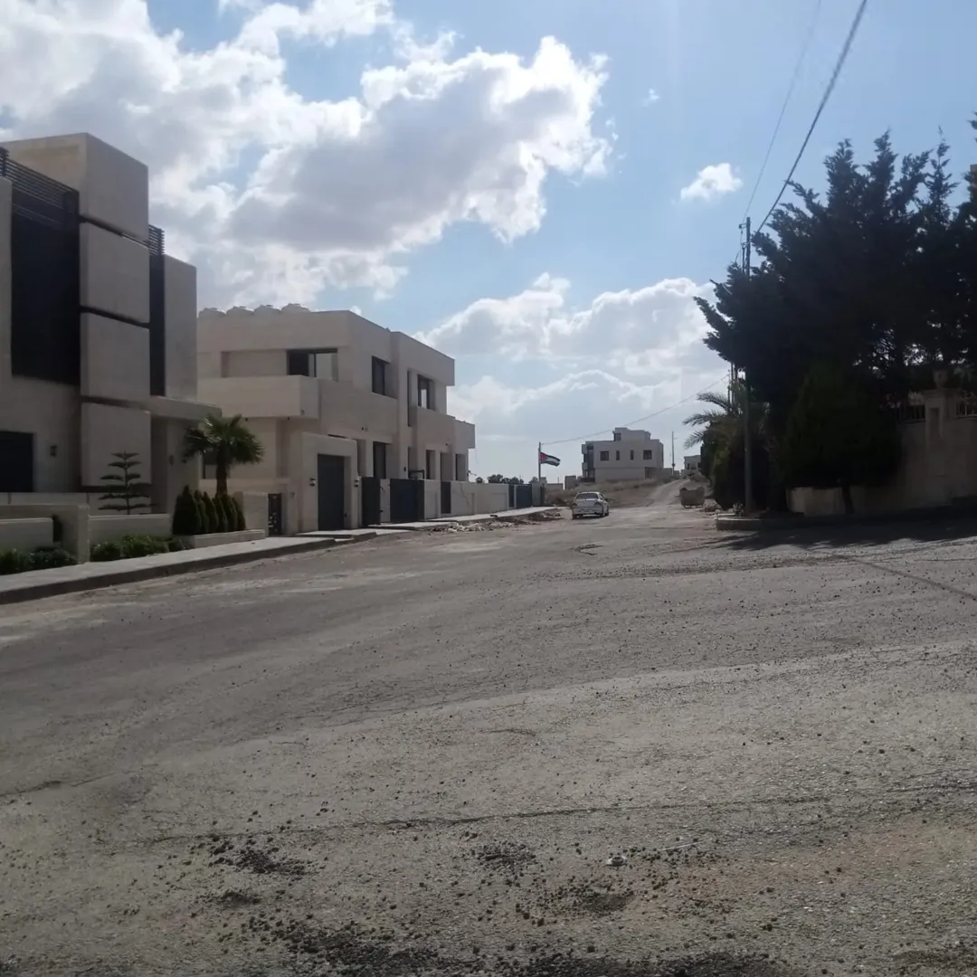أرض سكنية للبيع في الدمينة – عمان بموقع متميز