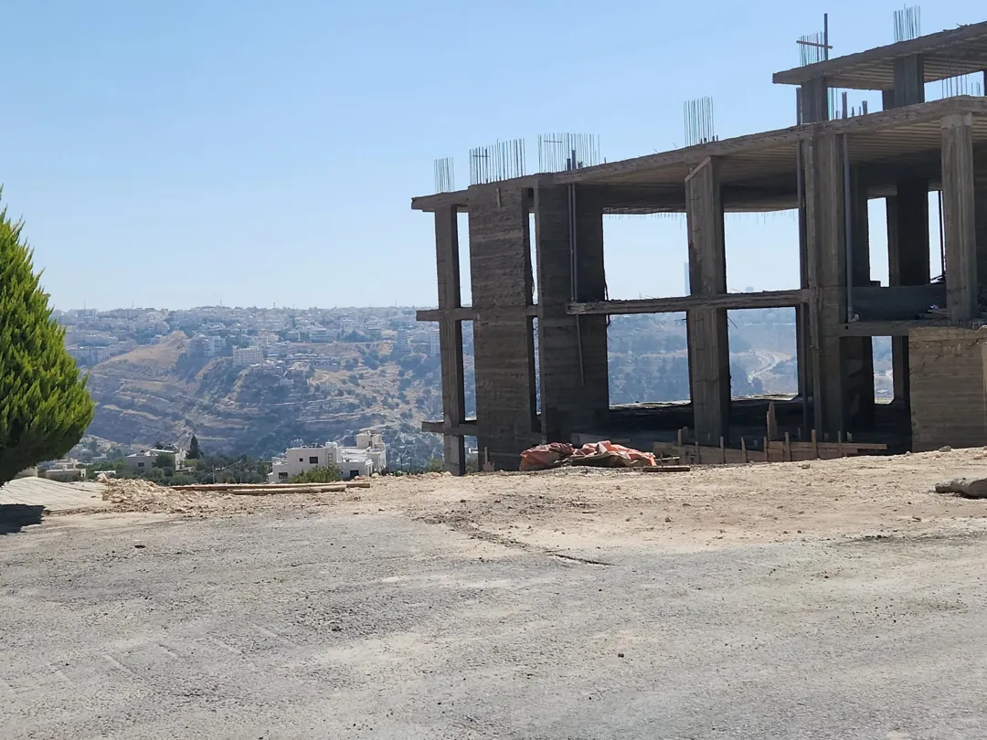 شقة فاخرة في عمان الغربية حوض أبو النعير بالقرب من مقام بلال بن رباح